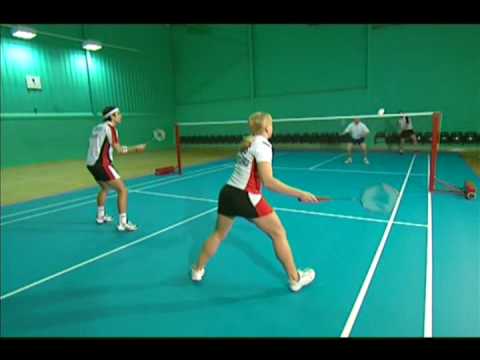 กลยุทธ์เกมรุกในแบดมินตันคู่: Smash, Drive และ Net Play ที่ต้องประสานกัน